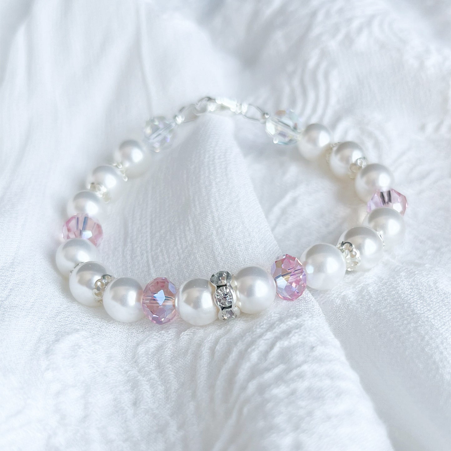 The Amélie Bracelet - Hand-Strung Crystal Pearl Bracelet - White and Pink